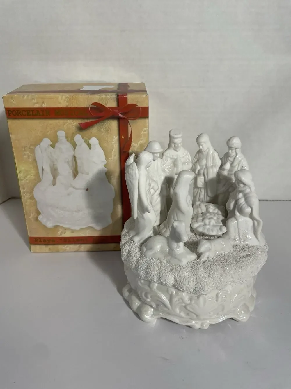 Nativity Scene Ceramic Music Box Ivory Iridescent Plays Silent Night 5.5in Works